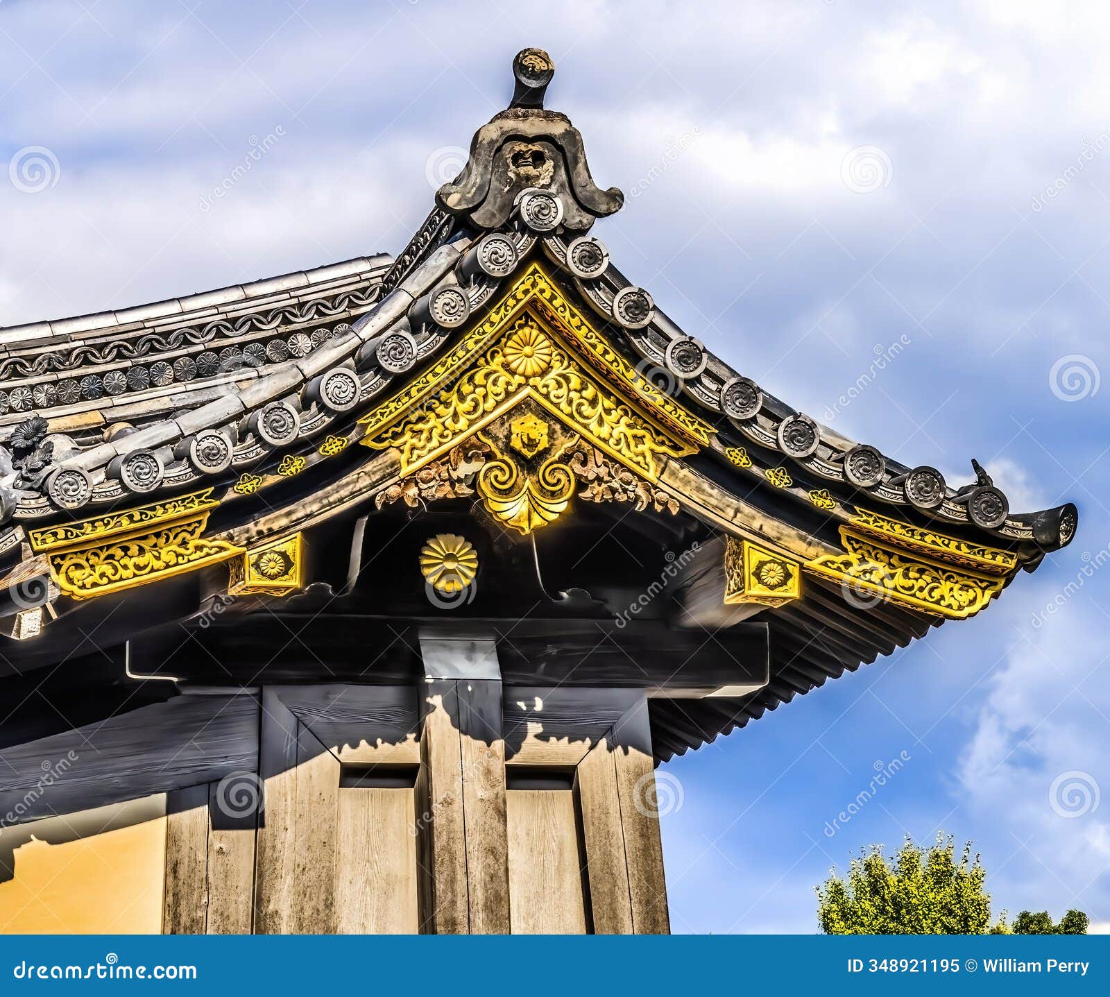 nijo castle palace ouside corner kyoto japan