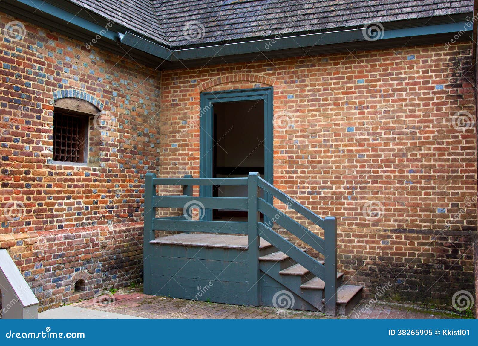 Colonial Williamsburg Jail editorial image. Image of opening 38265995
