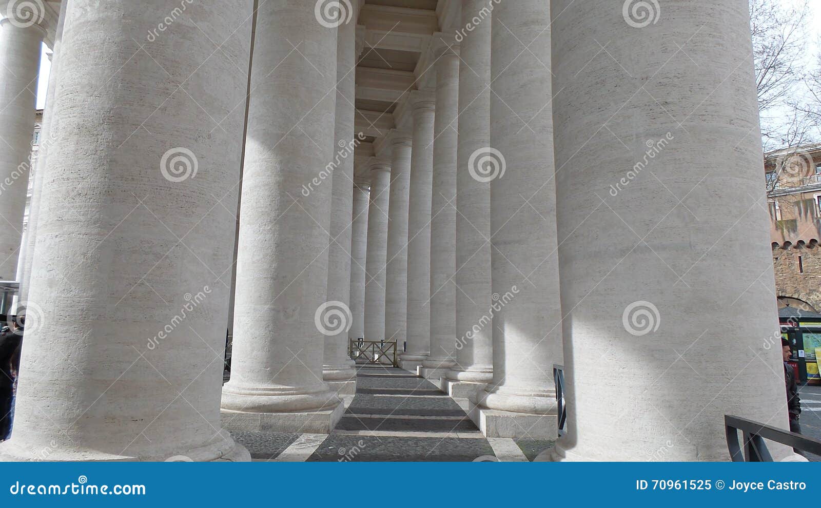 colonnades of piazza san pietro