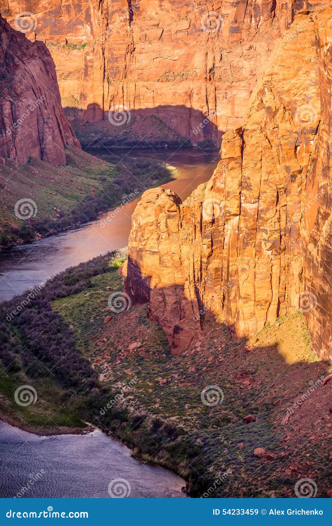colorado viver flowing through grand canyon