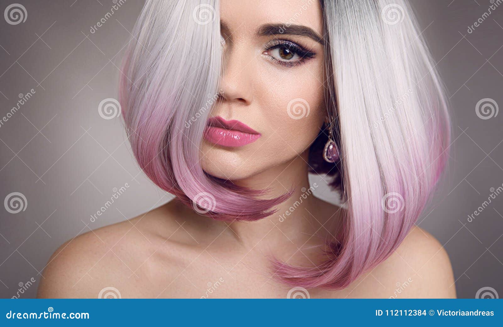 Colored Ombre Bob Hair Extensions Beauty Blonde Model Girl With