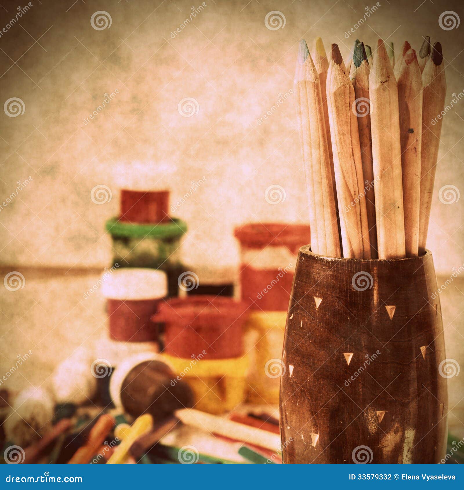 Colored Pencils, Paint, Drawing, Brush Stock Illustration