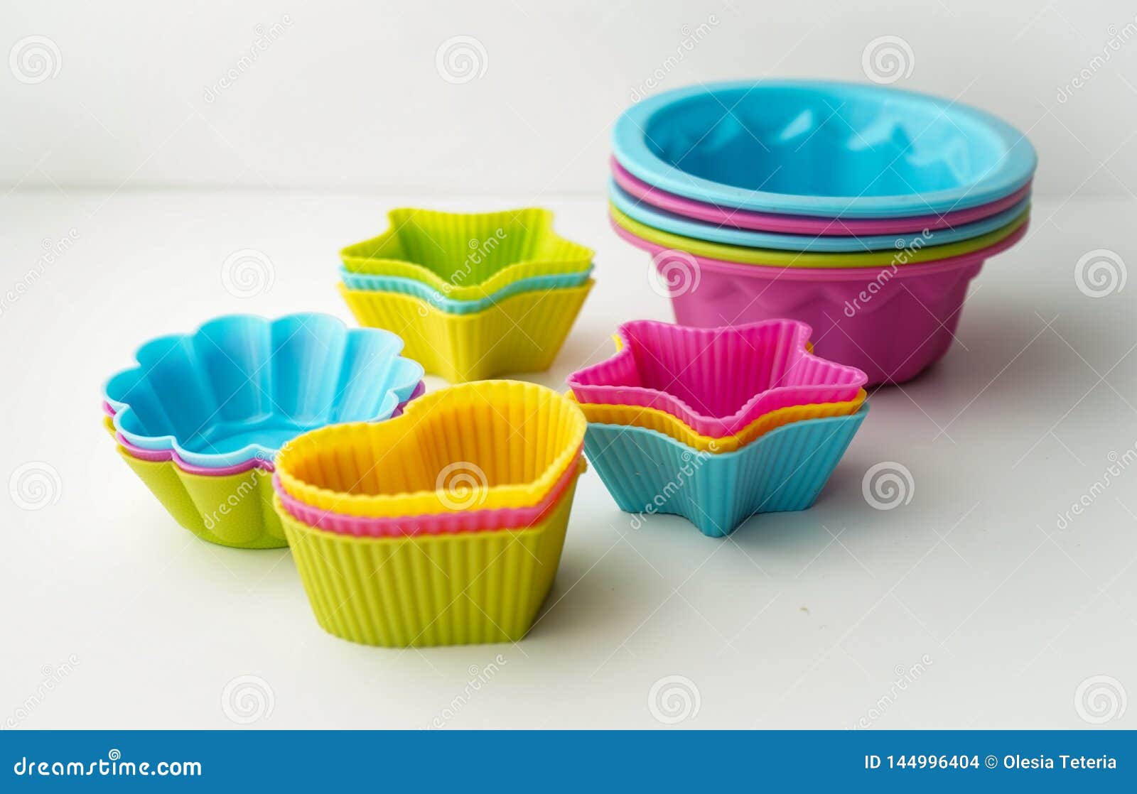 molds for baking cakes