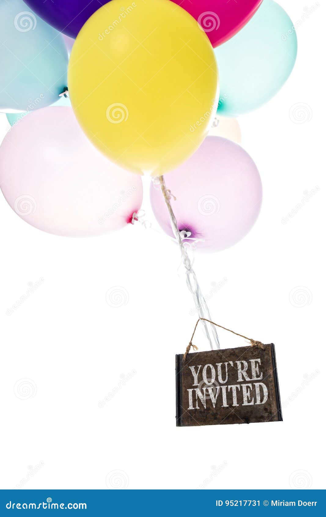 colorful ballons, slate with text youÃÂ´re invited