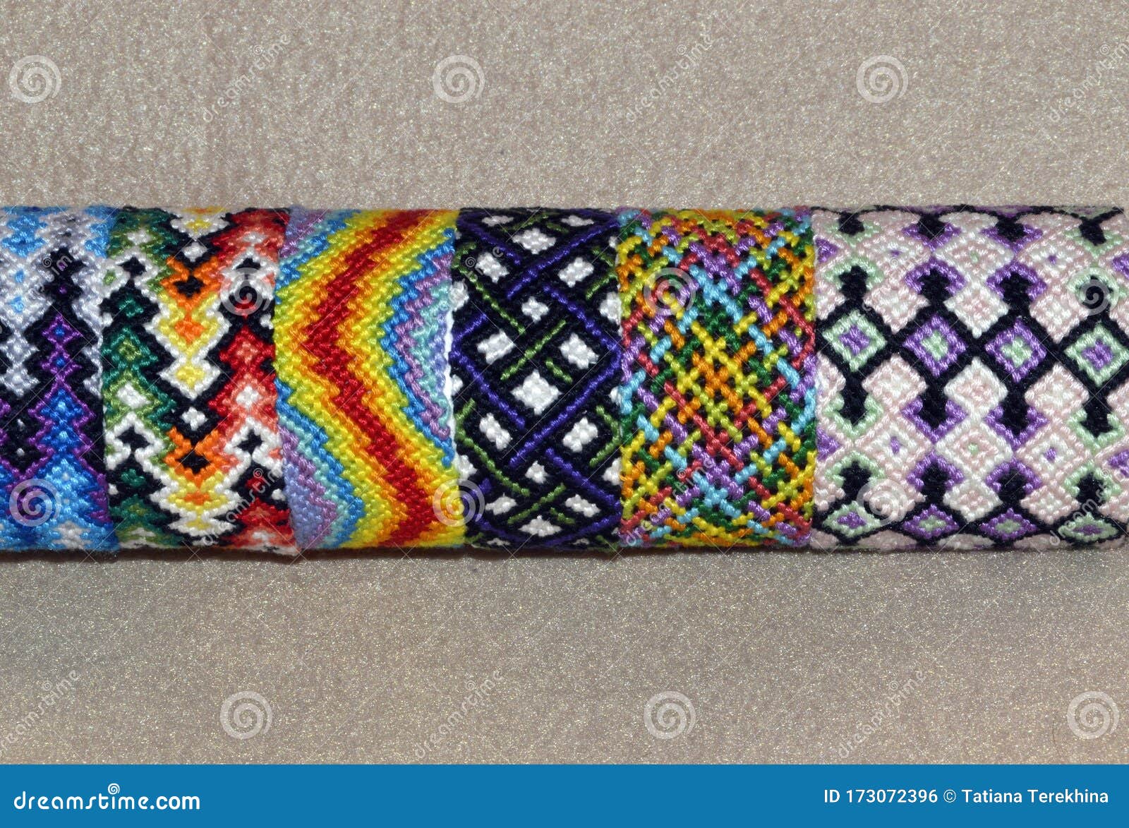 How to Make a Triangle Friendship Bracelet « Jewelry :: WonderHowTo