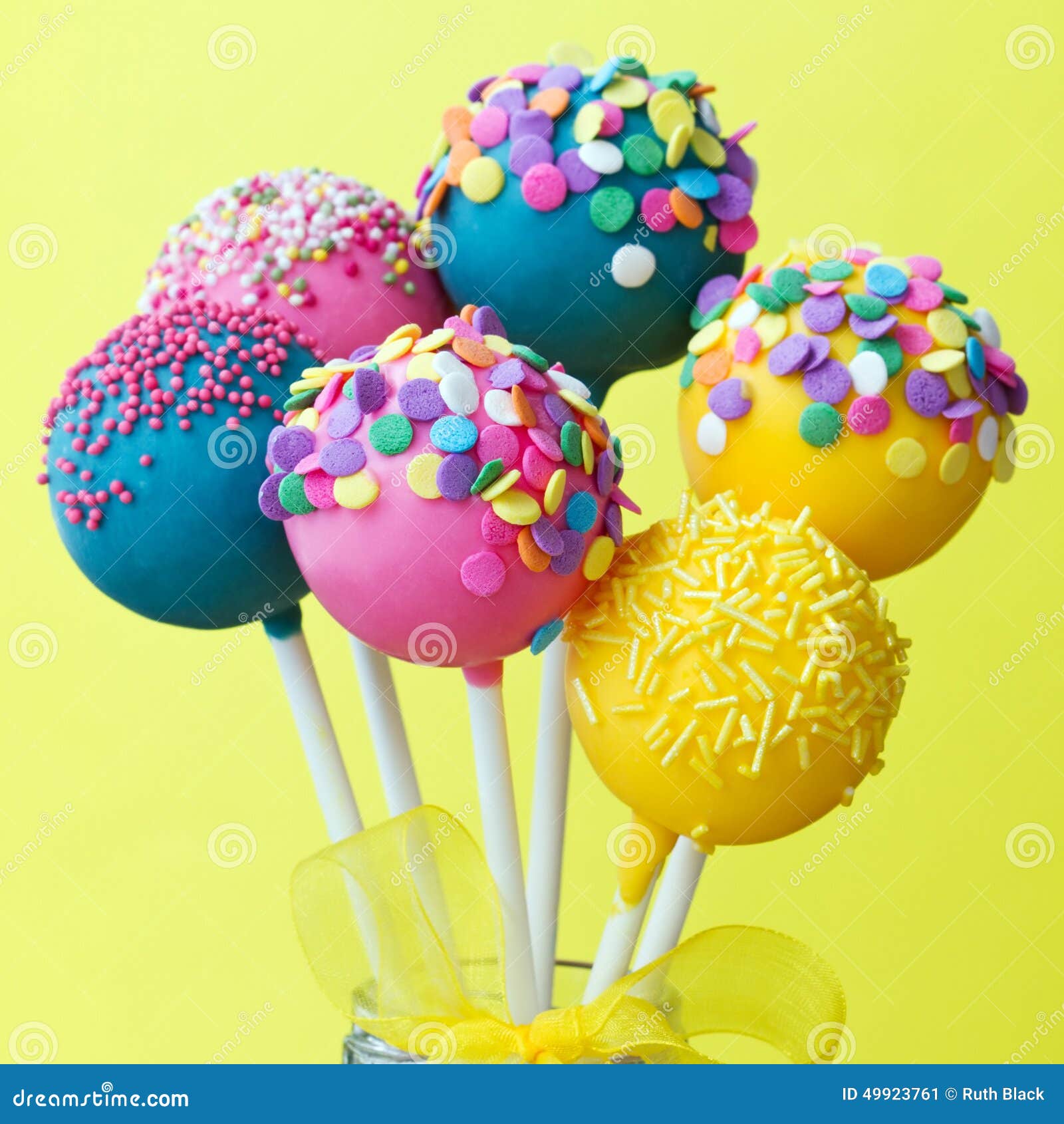 Black And Yellow Cake Pops Black And Yellow Cake Pops