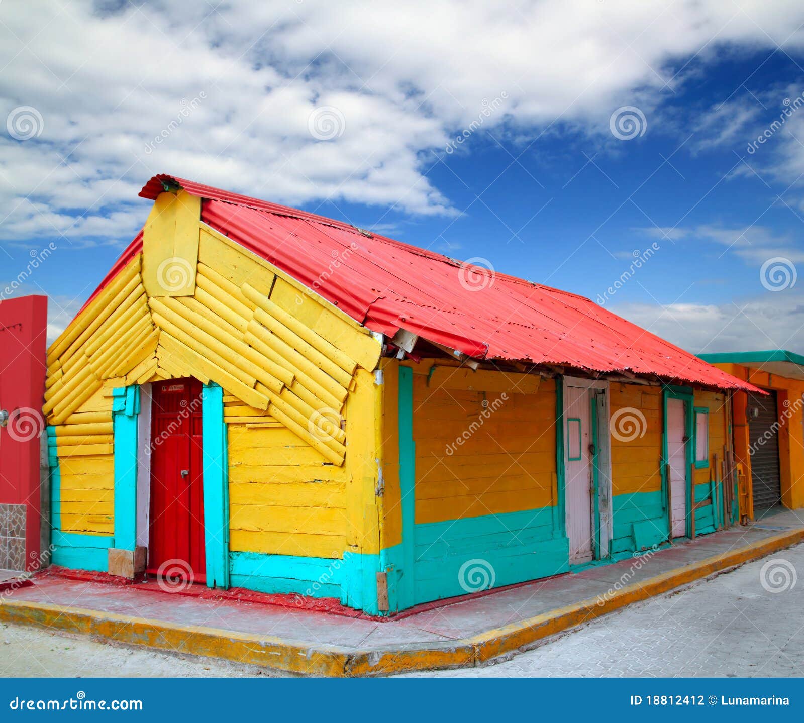 colorful caribbean houses tropical isla mujeres