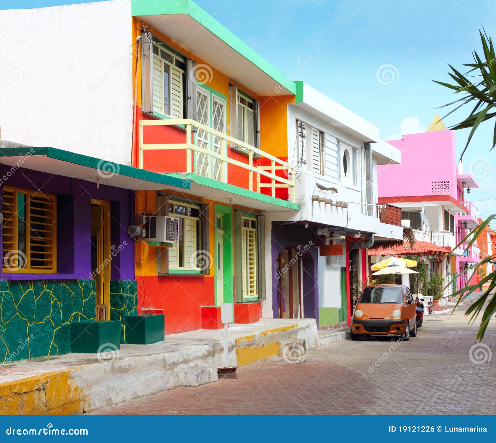 colorful caribbean houses tropical isla mujeres