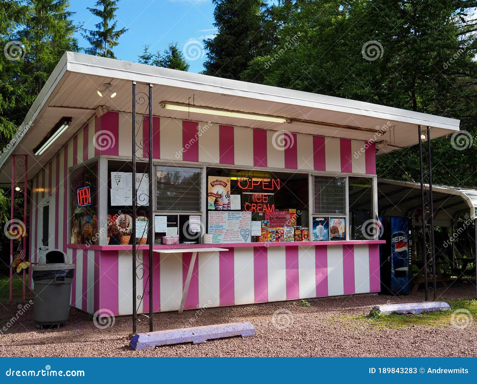 Colorful Country Ice Cream Stand Editorial Stock Photo - Image of  destination, country: 189843283