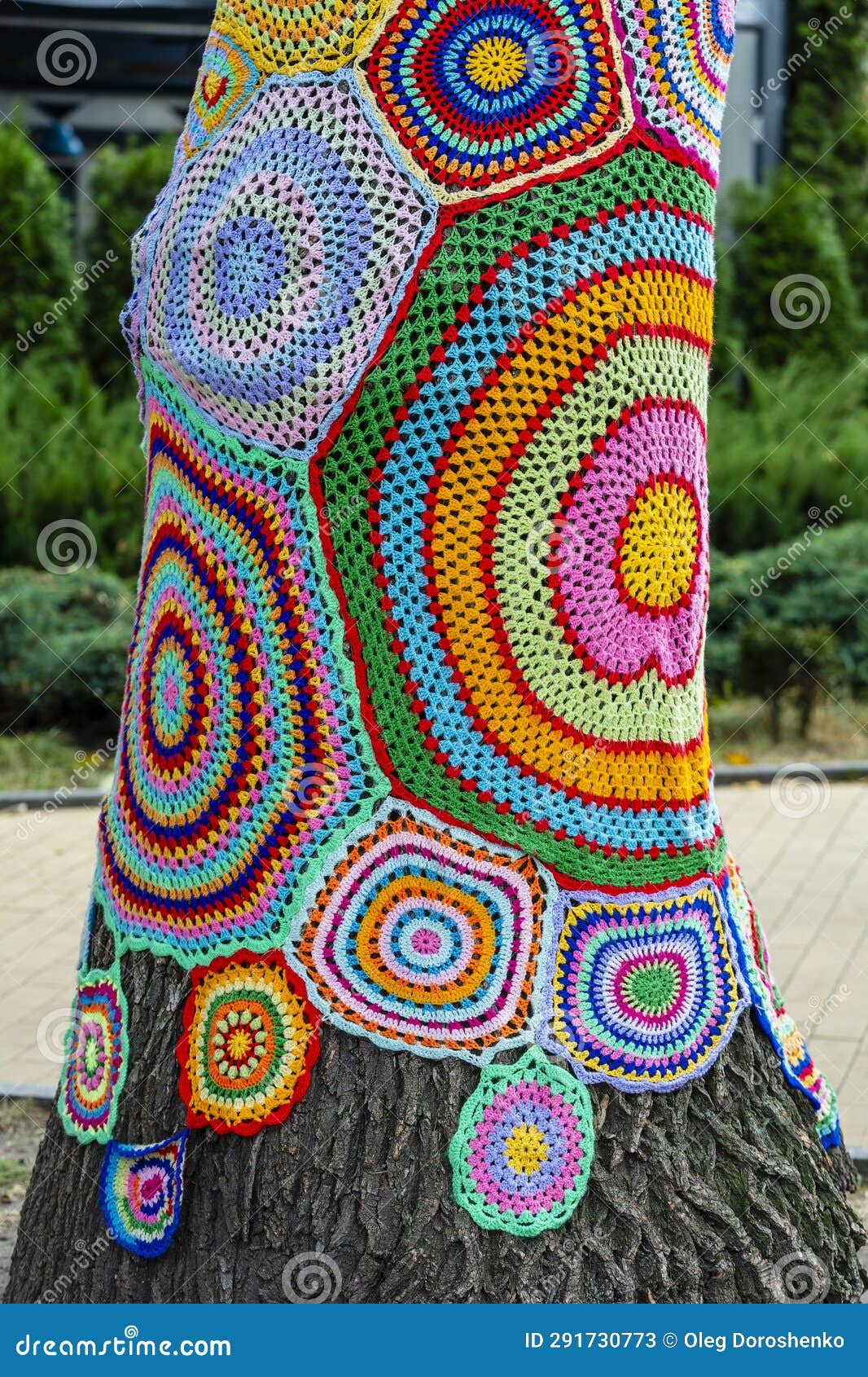 149 Tree Trunk Knitting Stock Photos - Free & Royalty-Free Stock Photos  from Dreamstime