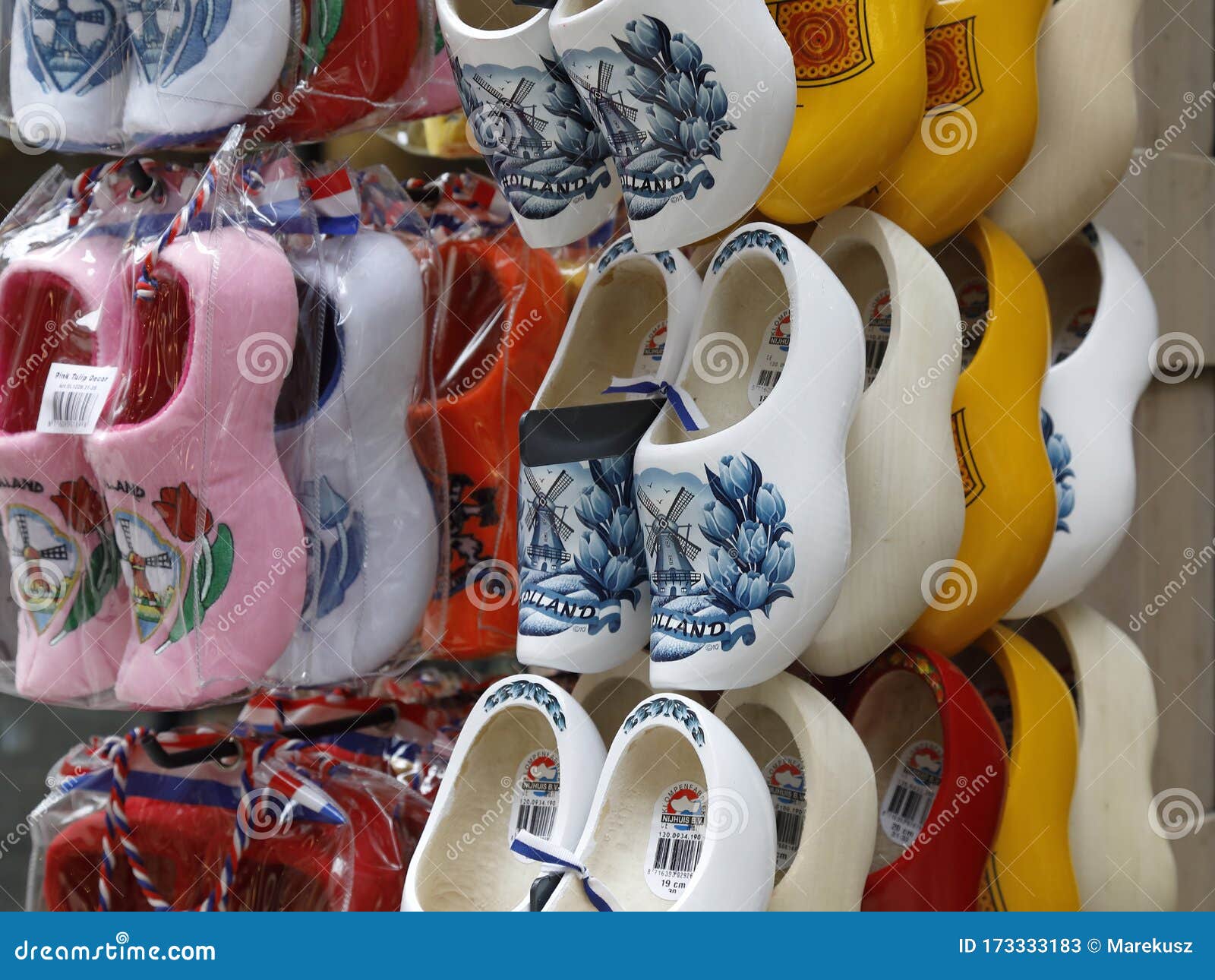 diskret bryst detail Colorful Dutch Wooden Shoes Editorial Stock Photo - Image of shopping,  europe: 173333183