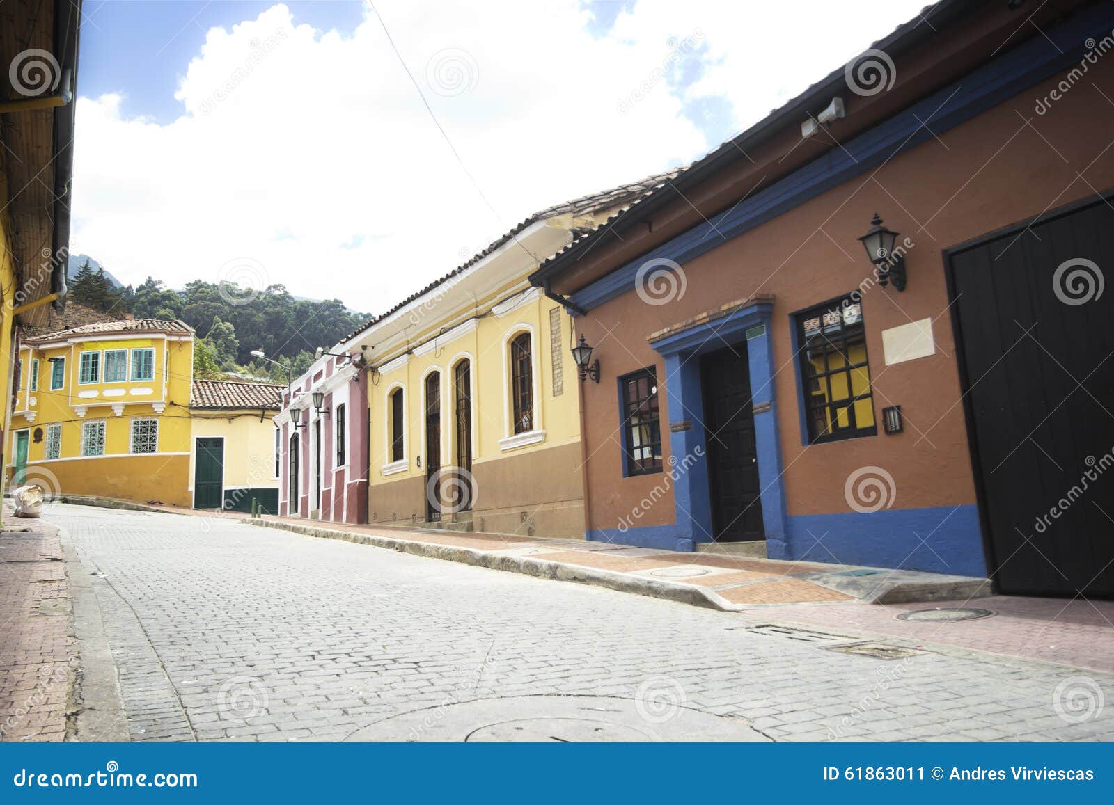 colorful houses at la candelaria in bogotÃÂ¡
