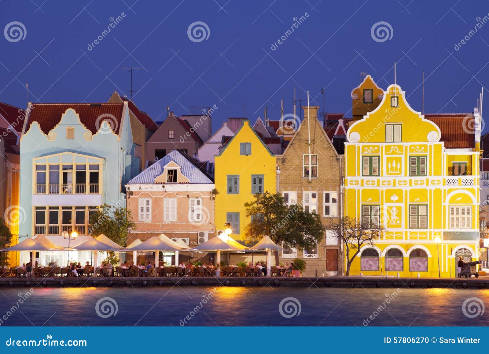 colorful houses of willemstad, curaÃÂ§ao at night