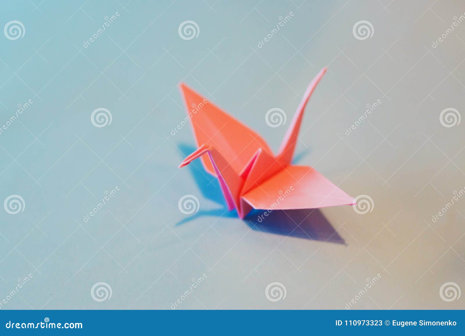 Большая птица оригами резиденция утренней росы. Оригами птичка летающая. Оригами летающий Стриж. Оригами летающие штуки из бумаги. Птички оригами золотой миг.