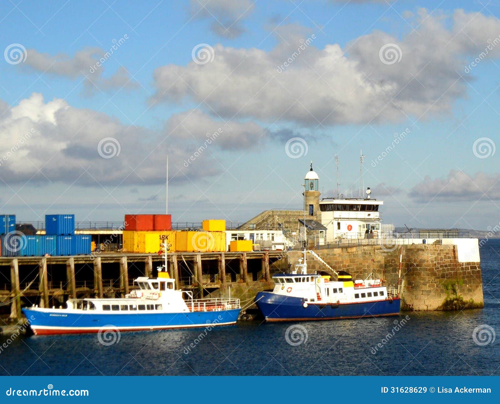 una vez Tahití gato Colorful Port of St Helier, Jersey Editorial Stock Image - Image of yellow,  helier: 31628629