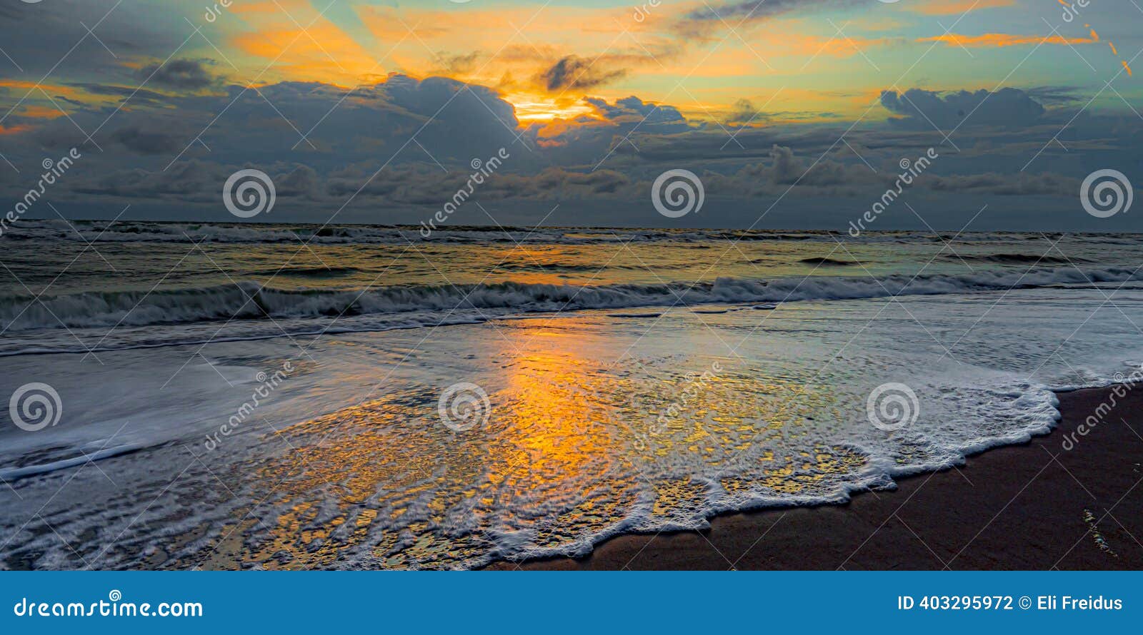 Beach at Sunrise – Destin Florida Photographer | Jubilee Photography, image size:1600x890