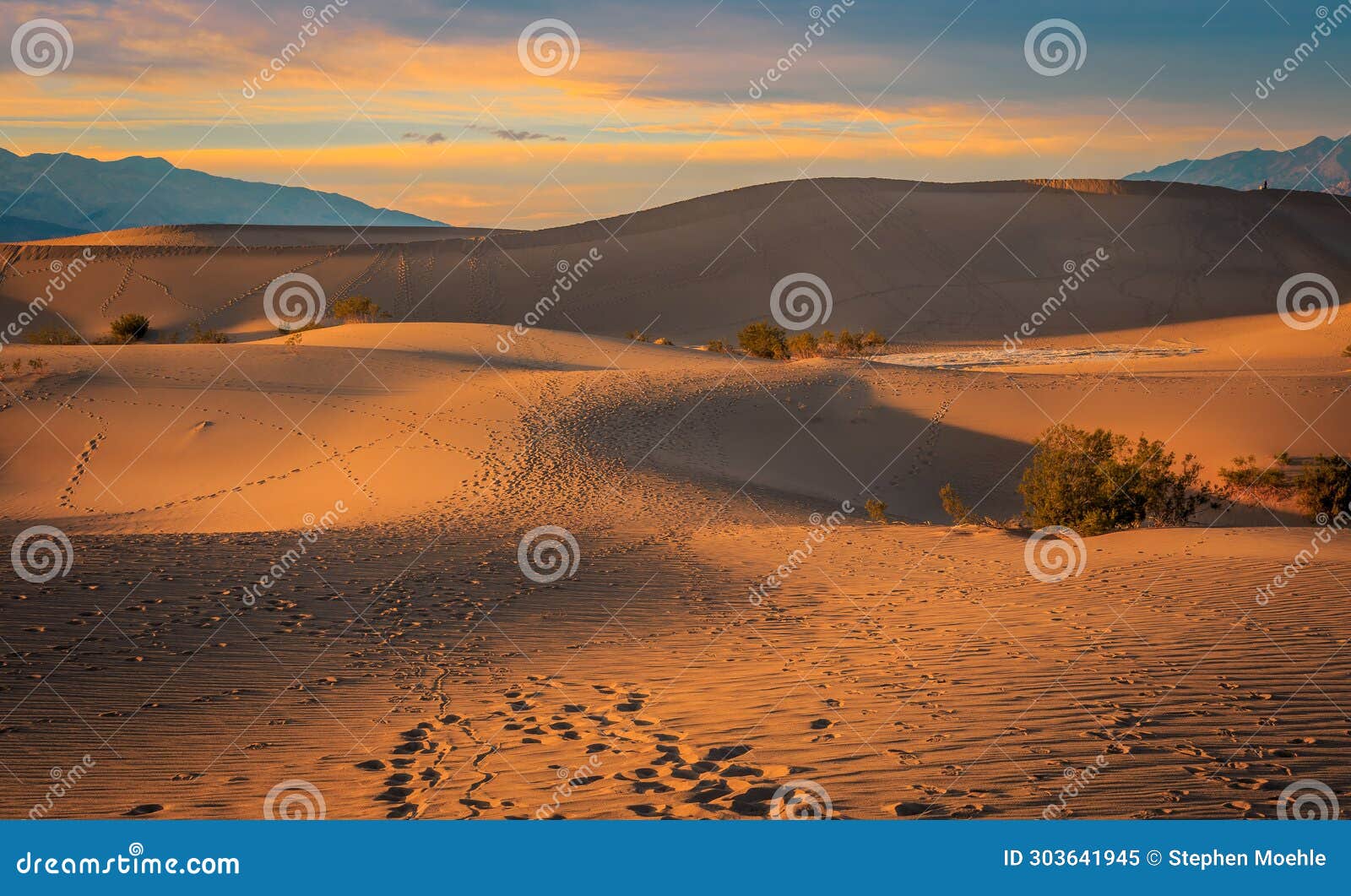 Colorful Sunset on the Dunes, Mesquite Flat Sand Dunes, Death Valley ...