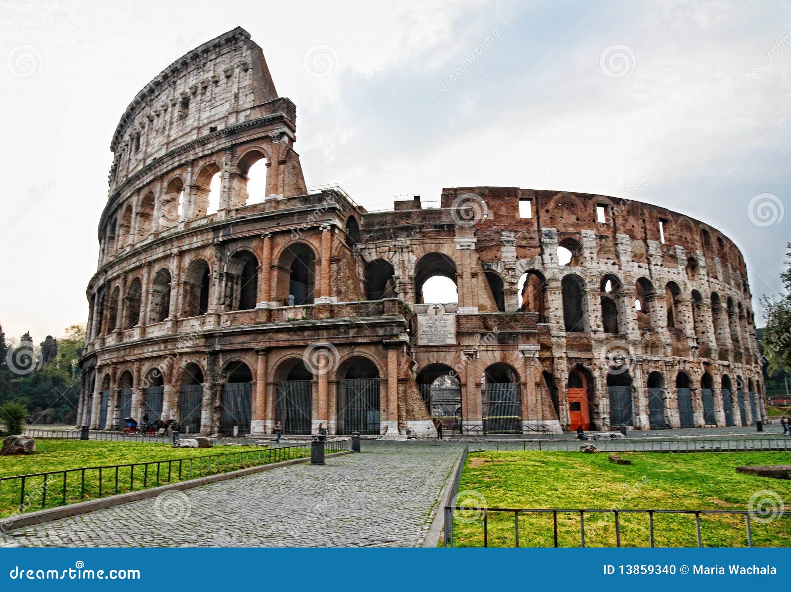 coloseum-roma-13859340.jpg