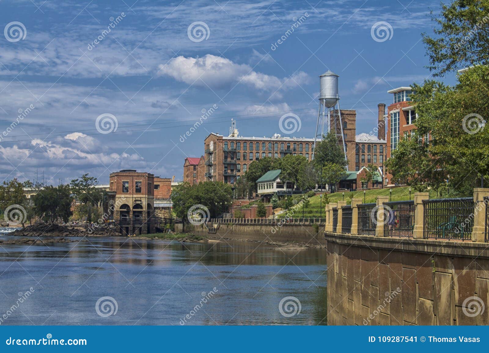 Columbus River Walk Image stock Image du horizontaux, lieux