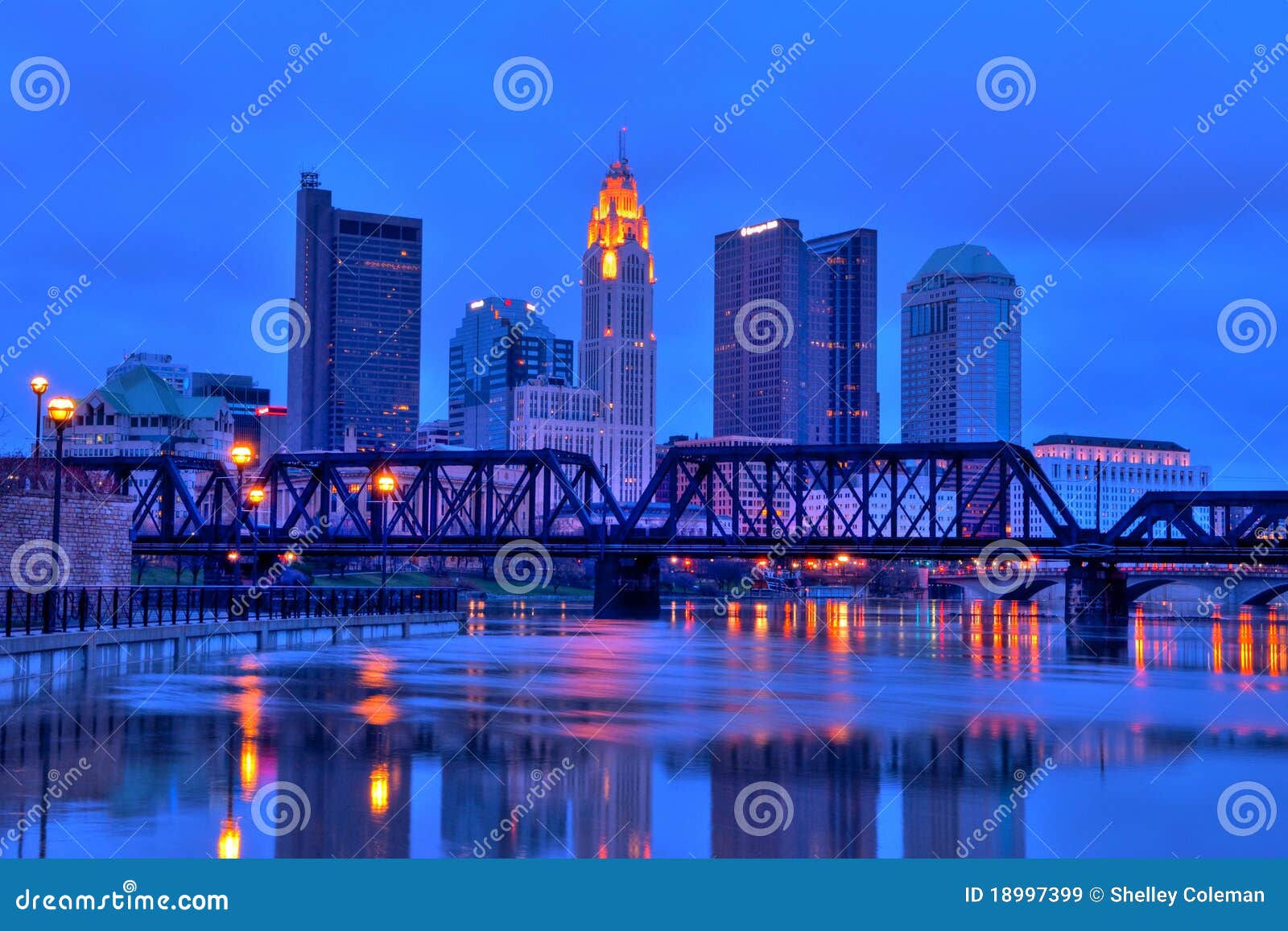 Columbus Ohio Skyline At Night Stock Image - Image of scene, exposure