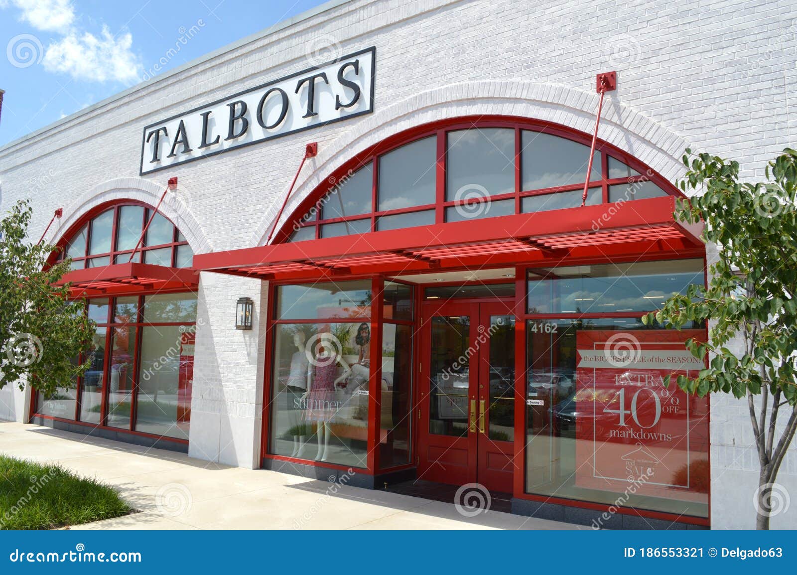 Talbots is an American Specialty Retailer and Direct Marketer of Women`s  Clothing. Editorial Photo - Image of brand, window: 186553321