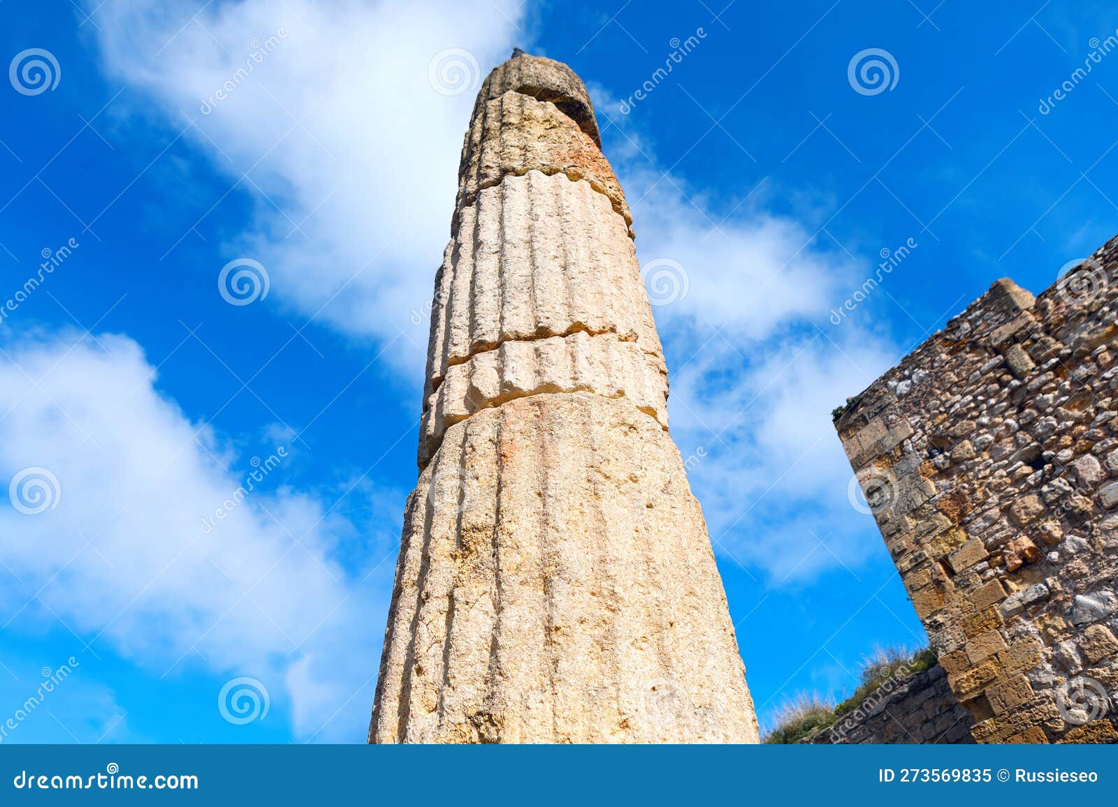 columna romana in tarragona