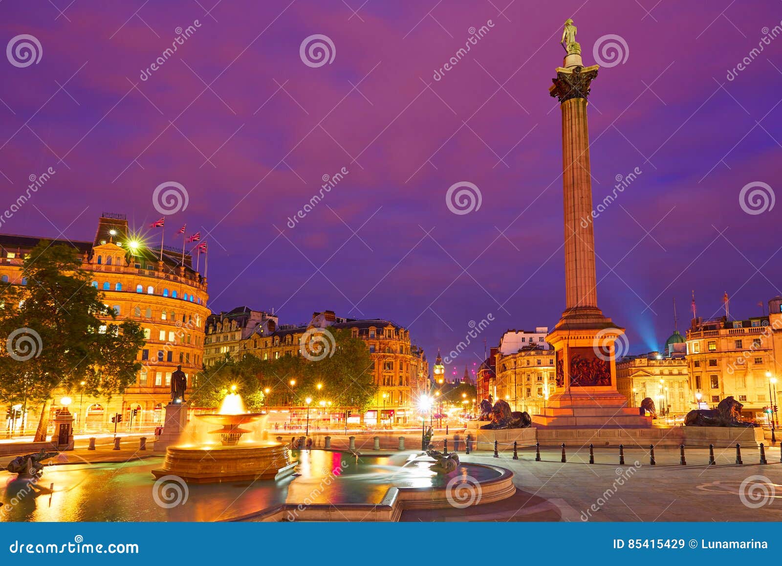 Coluna De Nelson Do Por Do Sol De Londres Trafalgar Square Imagem de