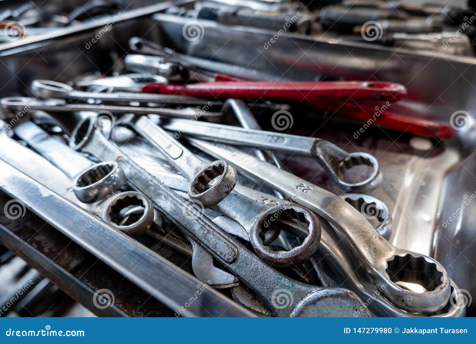 Combination Wrenches, Spanner, Diverse Wrench Tools in Garage Stock