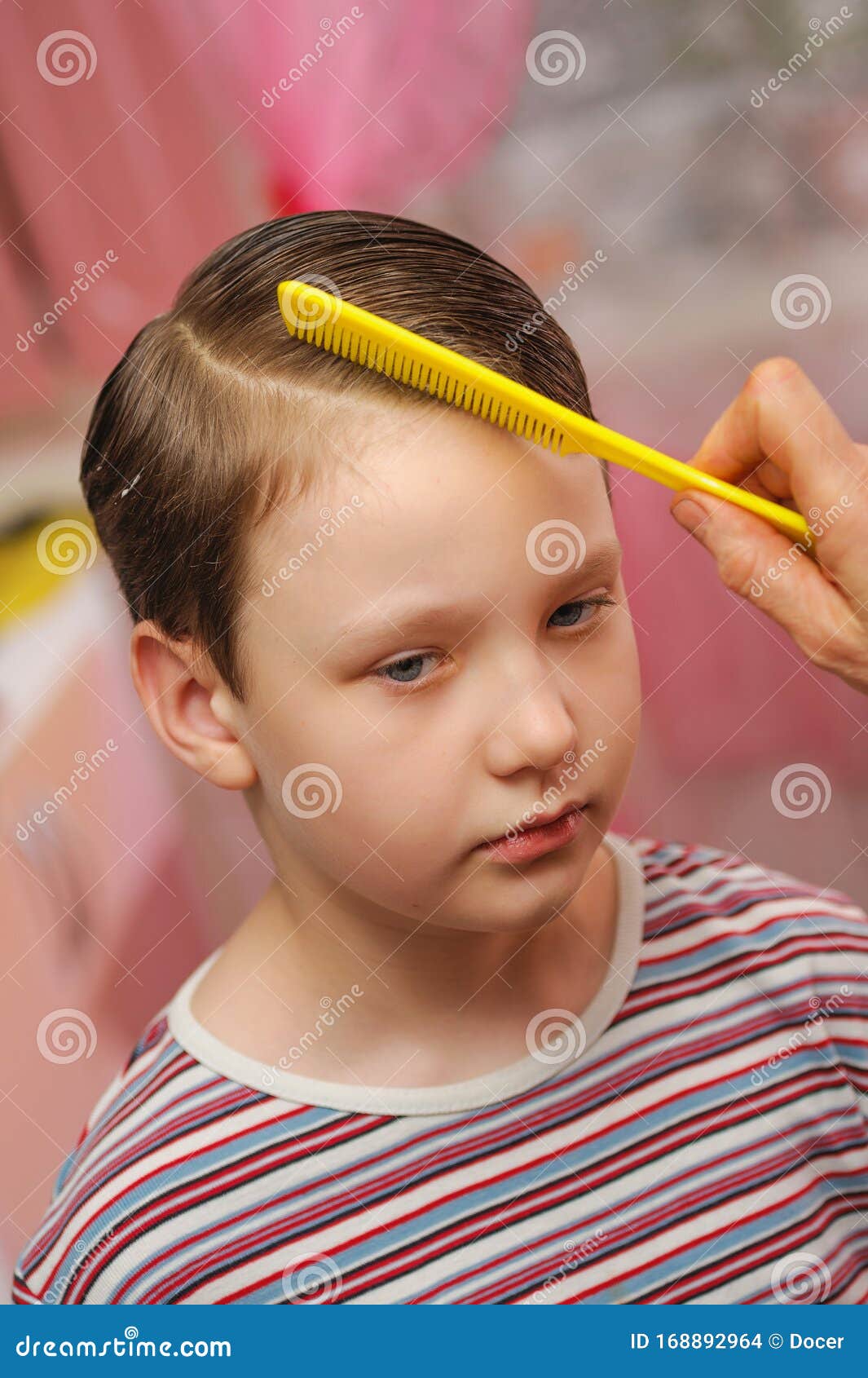 combing kids