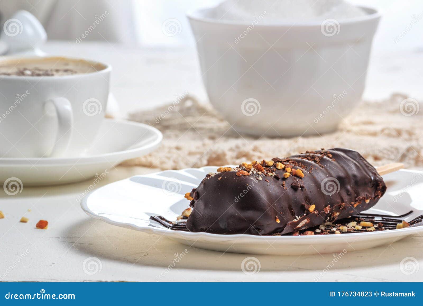 Bolo De Chocolate Em Forma De Teclado Com Rato Foto de Stock
