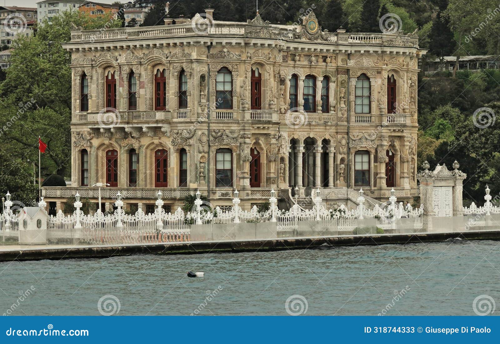 the kÃ¼Ã§Ã¼ksu palace (kÃ¼Ã§Ã¼ksu kasri) in istanbul, turkey