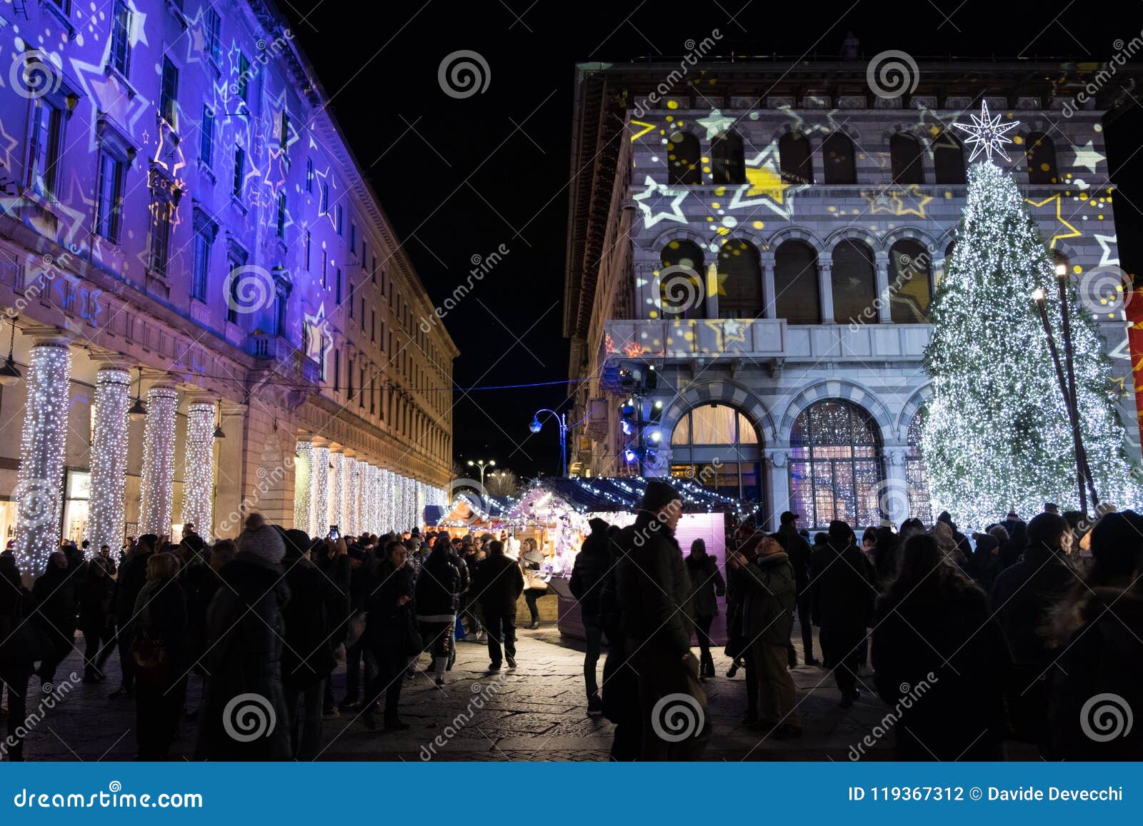 COMO, ITALY - December 28th, 2017: the Christmas Lights Illuminate the ...