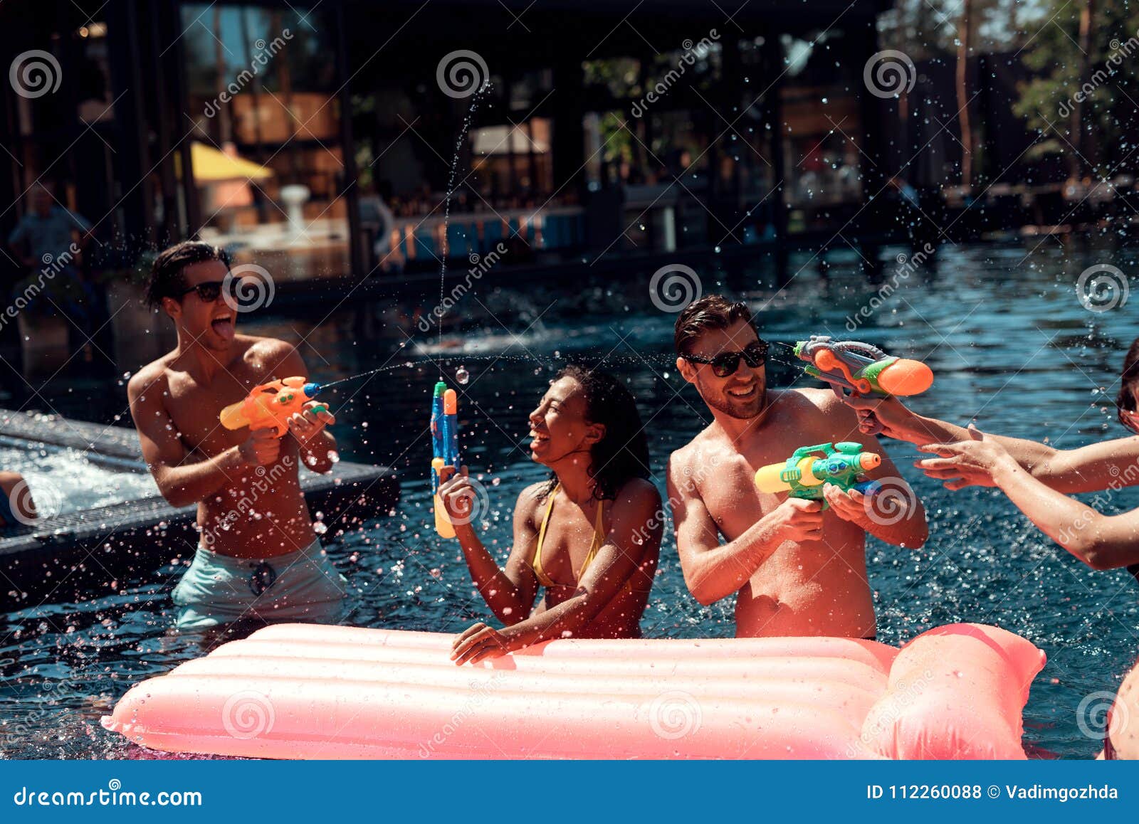 bikini water gun fight game bikini water gun fight game