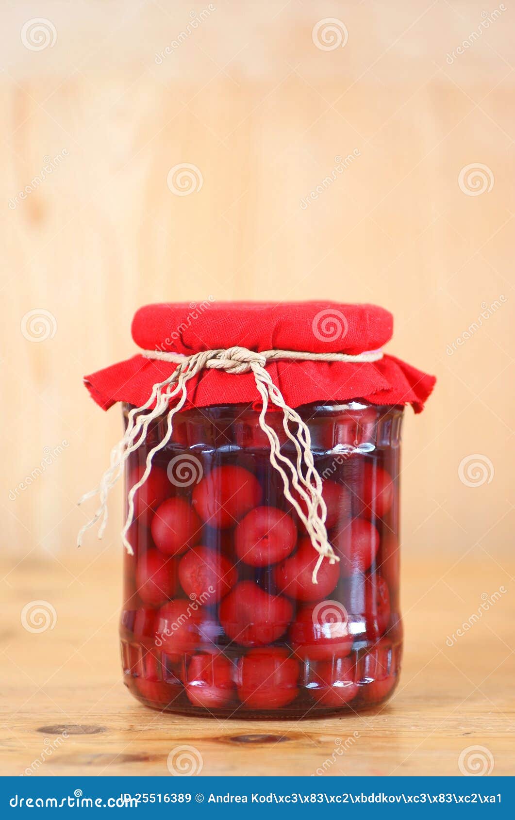 Compote de cerise image stock. Image du jardin, 25516389