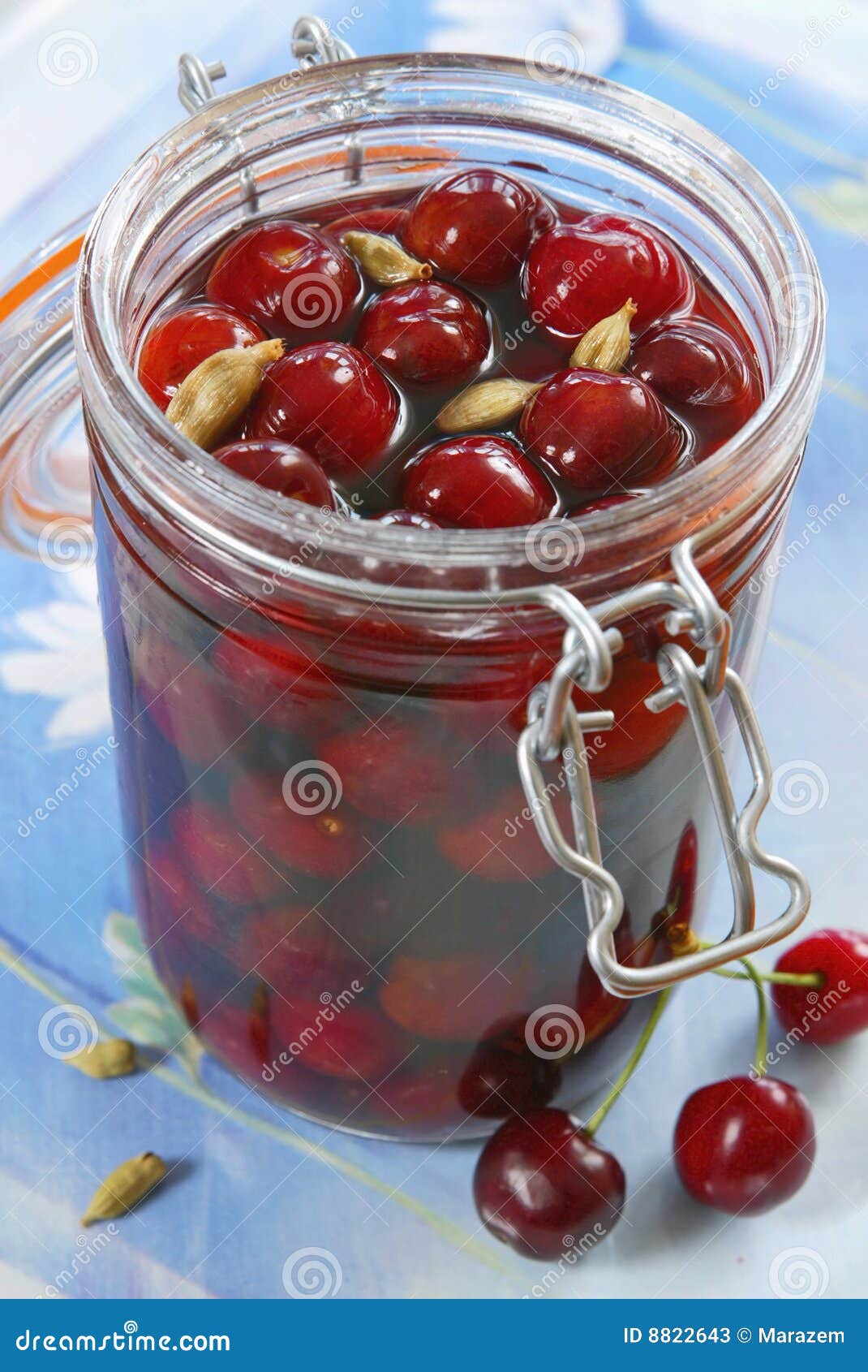 Compote de cerise image stock. Image du baie, effectuez 8822643