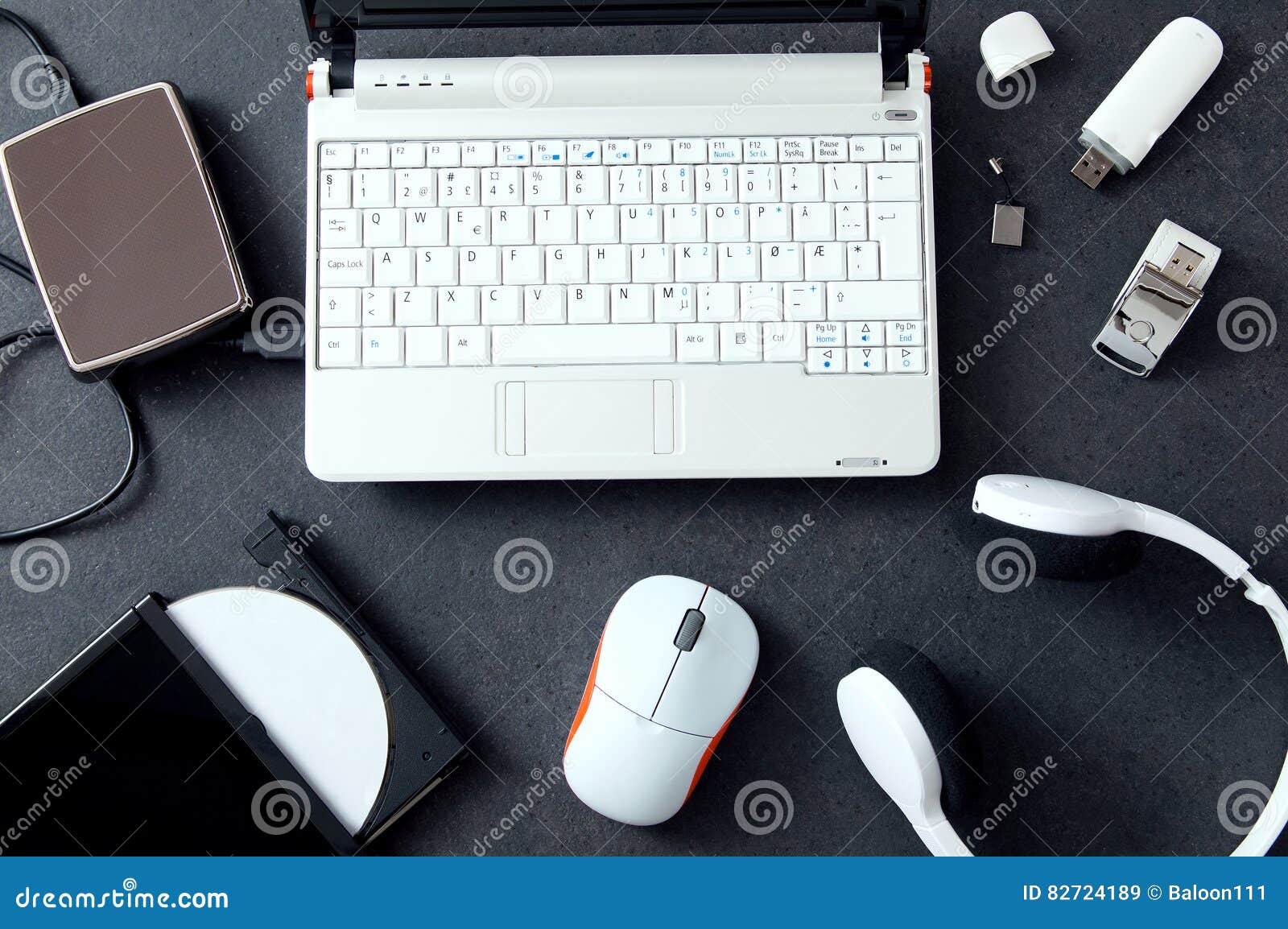 Laptop Toebehoren Stock Afbeelding - Image of winkel, 82724189