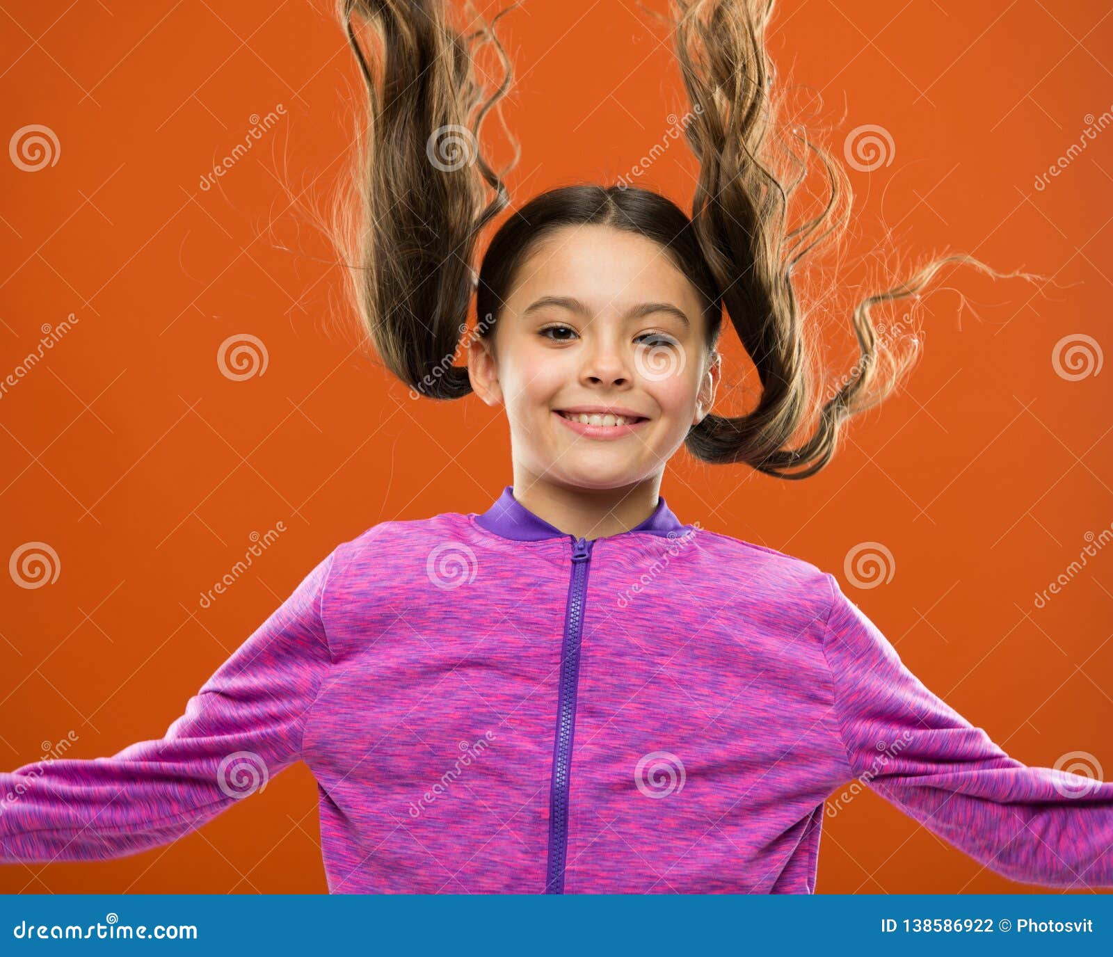 Concept Fort Et Sain De Cheveux Comment Traiter Les Cheveux Boucles Astuces Faciles Faisant La Coiffure Pour Des Enfants Coiffure Photo Stock Image Du Gosses Ponytails Concept Fort Et Sain De Cheveux Comment Traiter Les Cheveux Boucles Astuces Faciles Faisant La Coiffure Pour Des Enfants Coiffure Photo Stock Image Du Gosses Ponytails