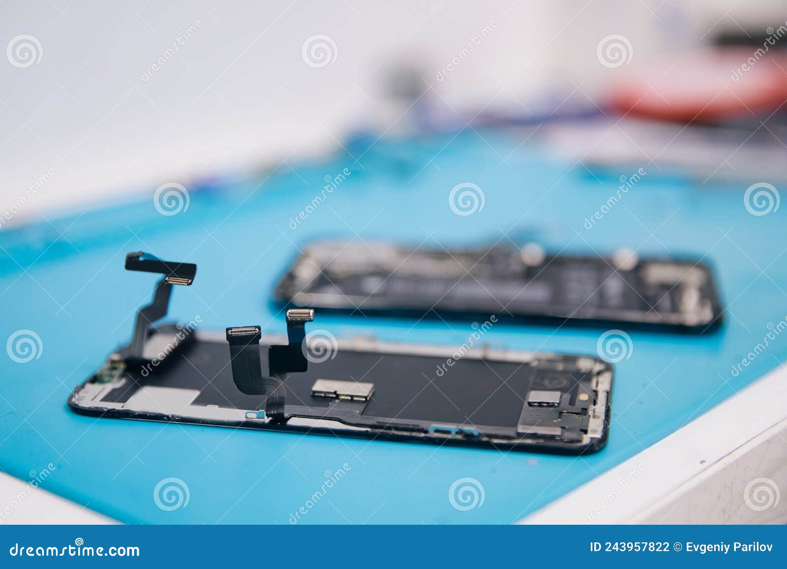 Concept Repair Modern Mobile Phone, Master Disassembles Case To Replace