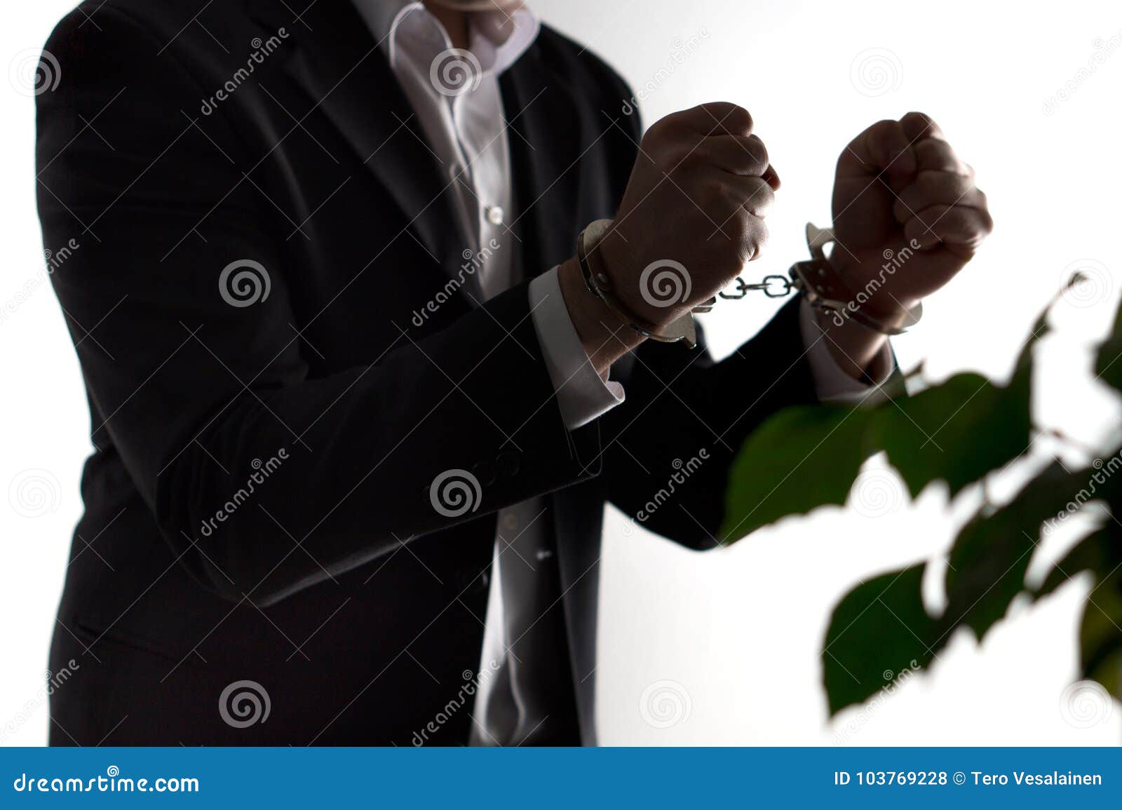 ✓ Brazil SFE®: OFF TOPIC | As 12 Poses de um Mentiroso - Olhar para cima e  para a direita, image size:1600x1155