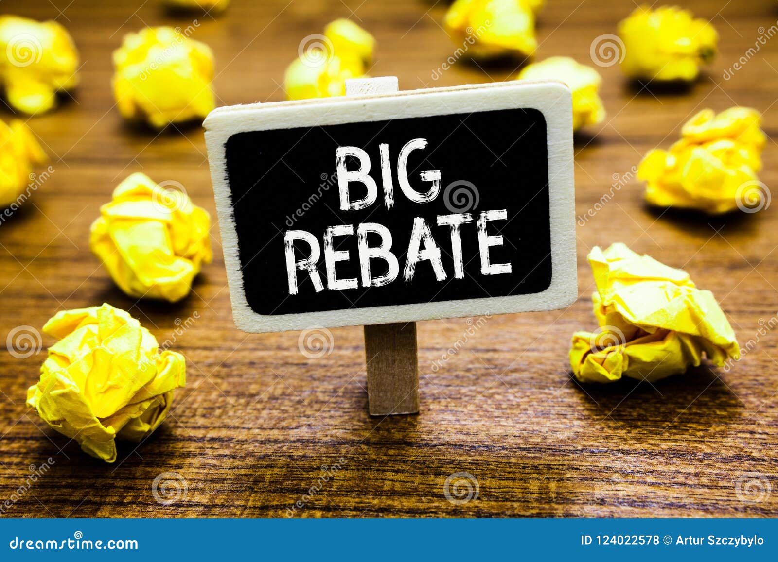 conceptual-hand-writing-showing-big-rebate-business-photo-showcasing