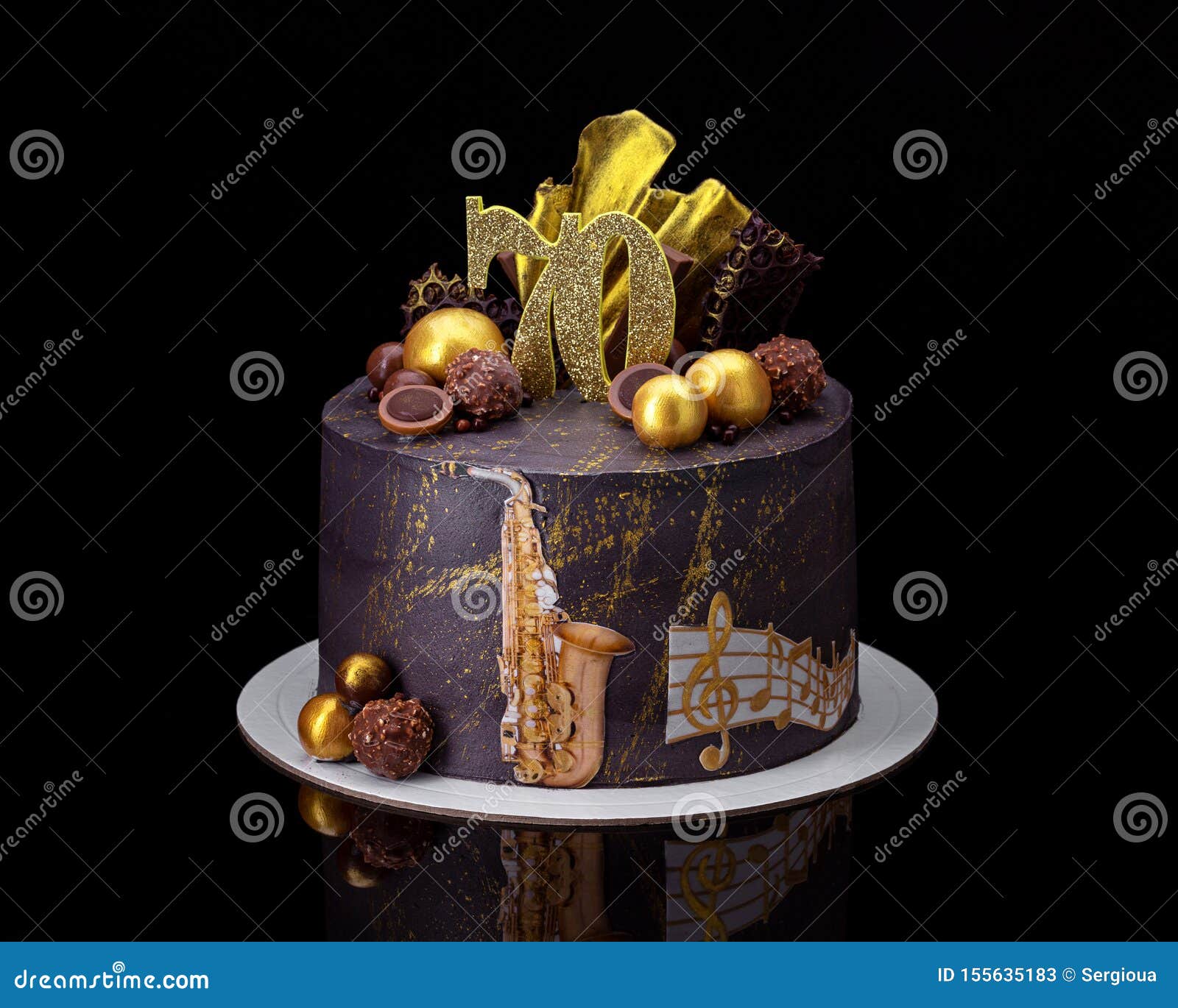 Saxophone cake - Decorated Cake by Elaine - Ginger Cat - CakesDecor