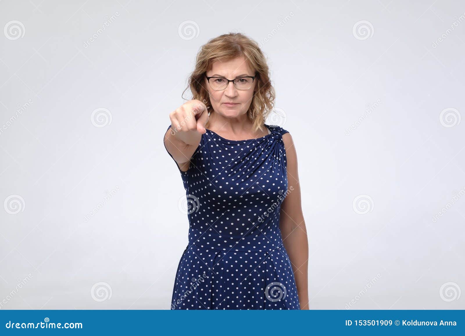 Trouvez votre connexion idéale maintenant concerned strict mature woman pointing index finger camera choosing you i blame all my problems studio shot 153501909 - Trouvez votre connexion idéale maintenant