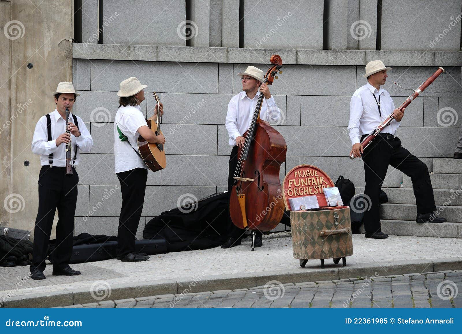 Concert touring editorial image. Image of republic, street 22361985