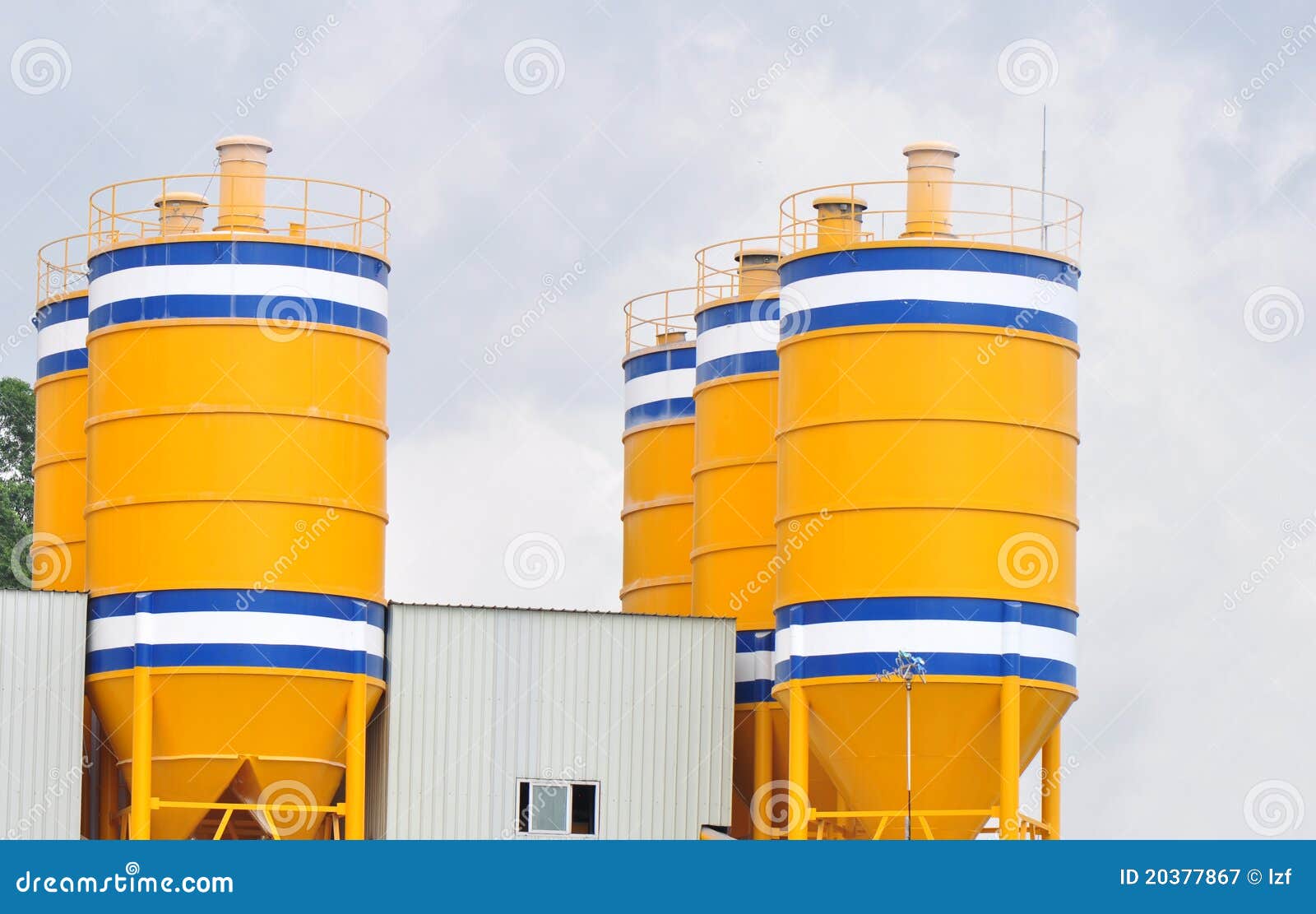 Concrete mixing plants stock image. Image of center, platform - 20377867