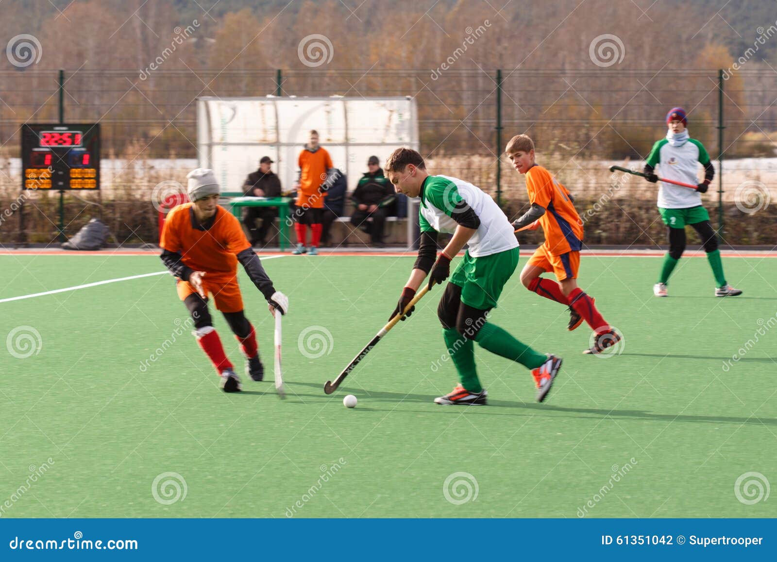 Concurrence D'hockey De Champ De La Jeunesse Photographie éditorial Image du azov, concurrence