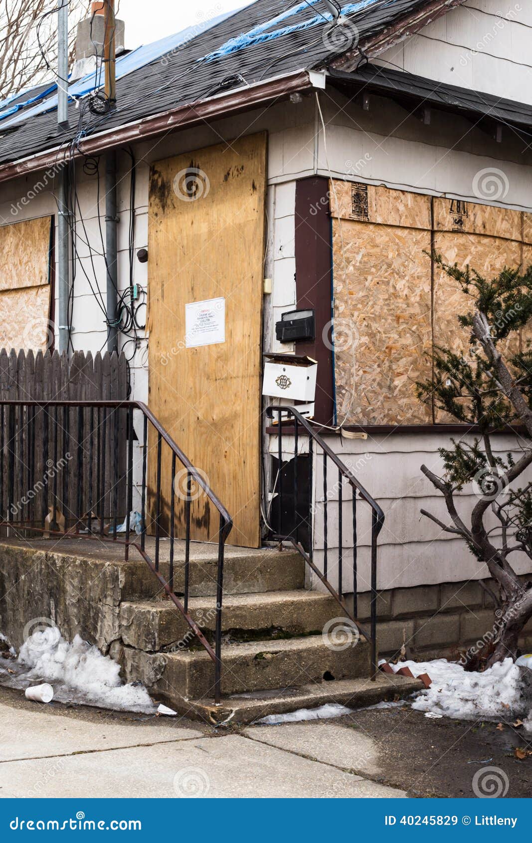 Condemned Home Foreclosure stock image. Image of danger 40245829