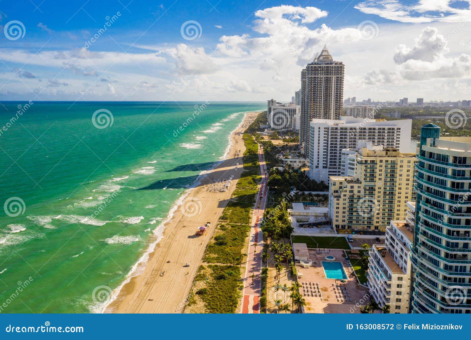 Condos su Miami Beach FL fotografia stock. Immagine di aereo - 163008572