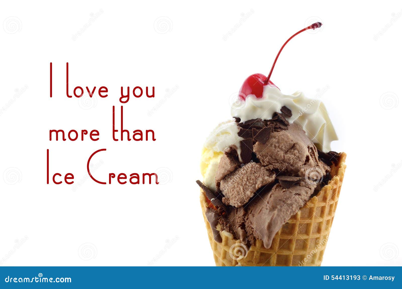 Cones Da Bolacha Do Gelado Do Chocolate E Da Baunilha Imagem de Stock