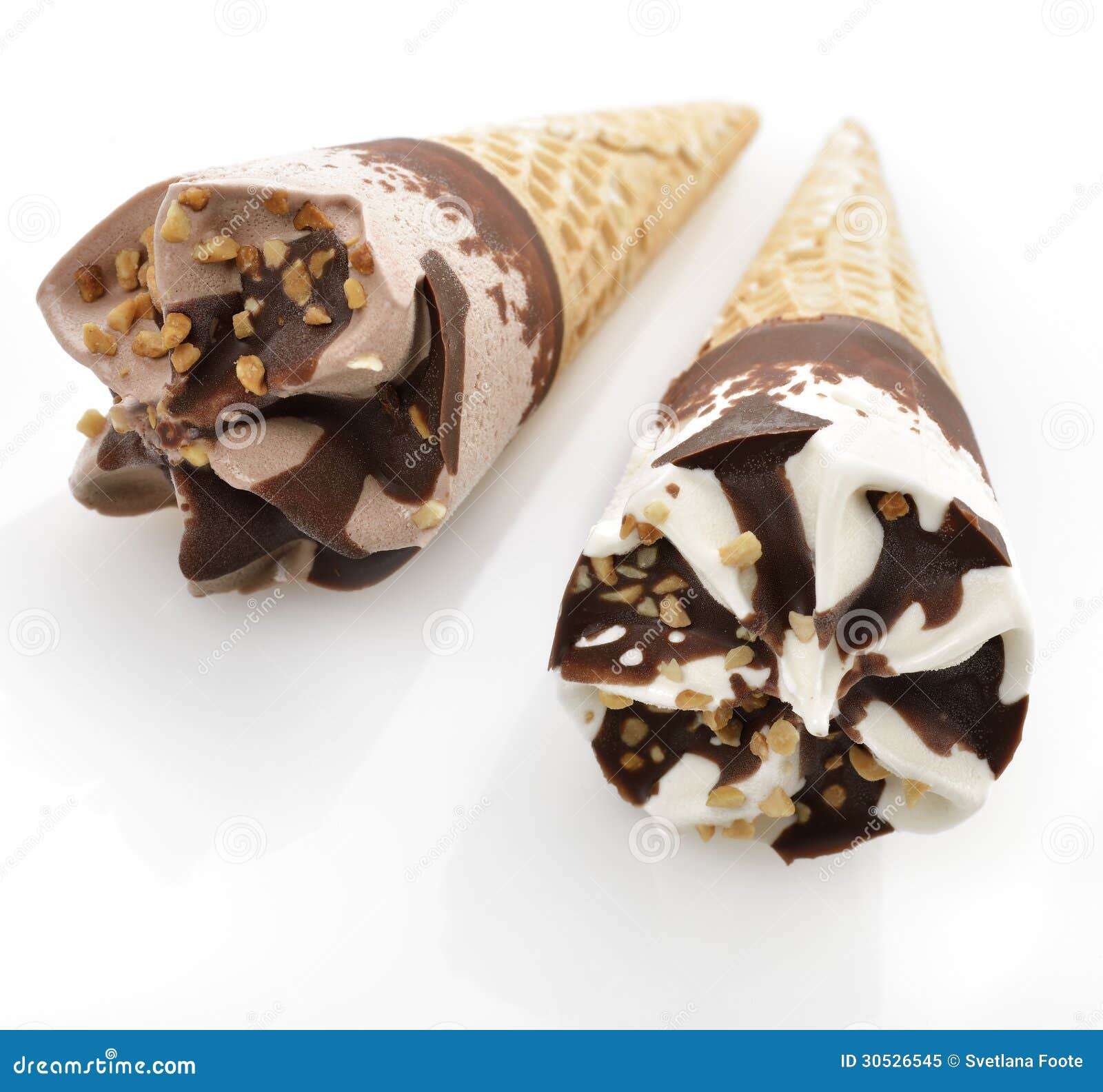 Cones de gelado imagem de stock. Imagem de branco, fundo 30526545