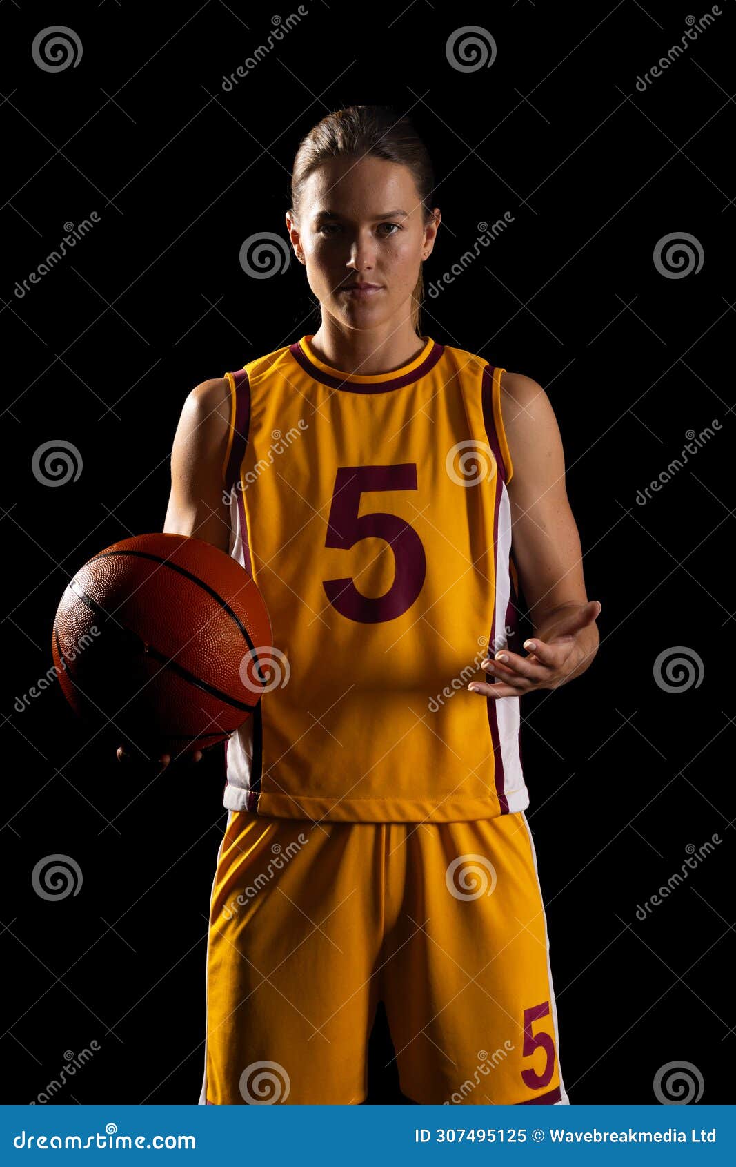 Senior pics in 2024 | Basketball pictures poses, Basketball senior  pictures, Cool basketball pictures